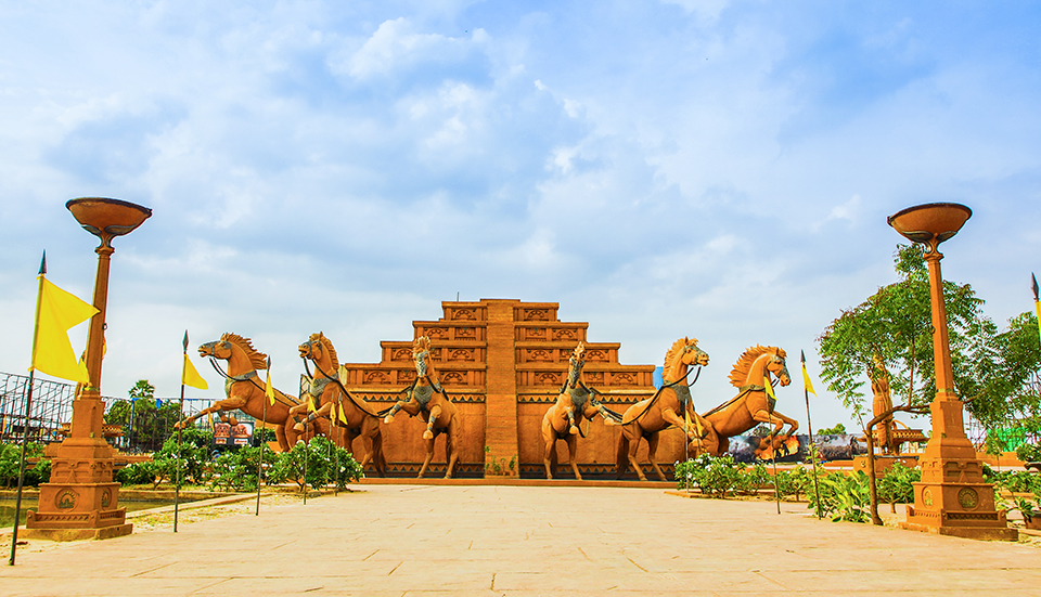 Bahubali Set - Best Film making set design in Hyderabad Ramoji Film City